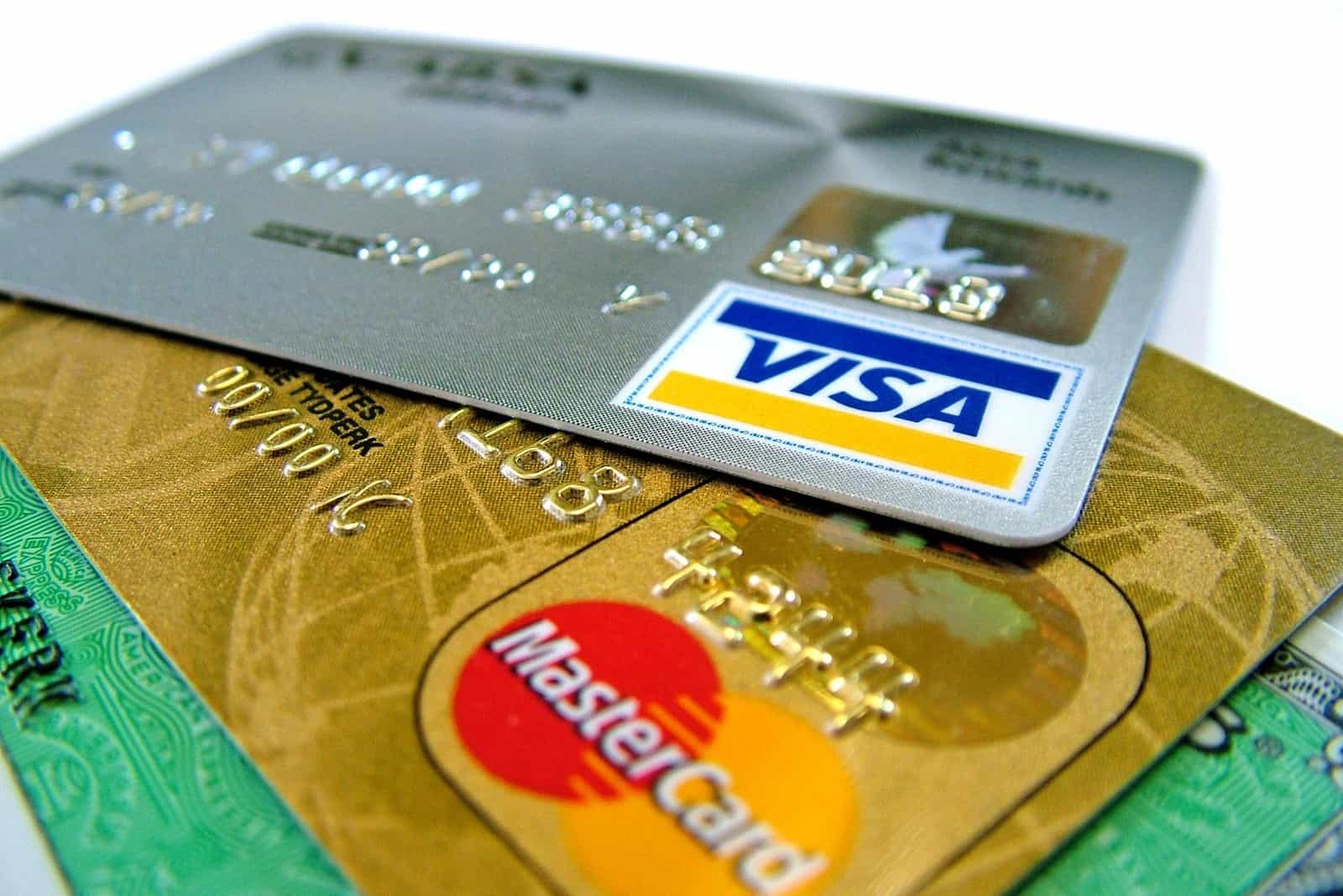 Things to Know Before Applying for a Credit Card