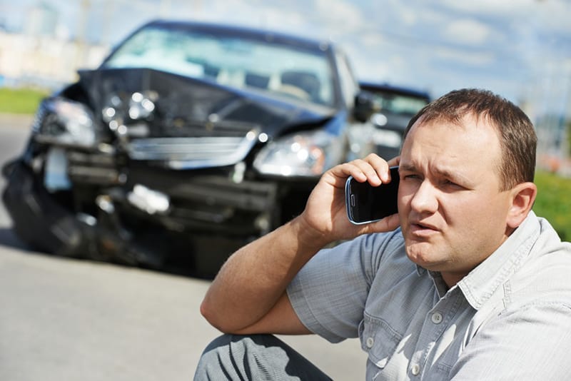 Step-by-step Guide on What to Do When You Get Into a Car Accident