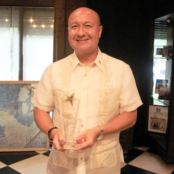 Cebuana Lhuillier gets gold award from US institute